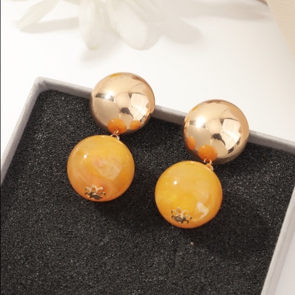 NEW! Colorful Ball Earrings. Available in Pink, Green, White, Yellow. - Picture 6 of 8